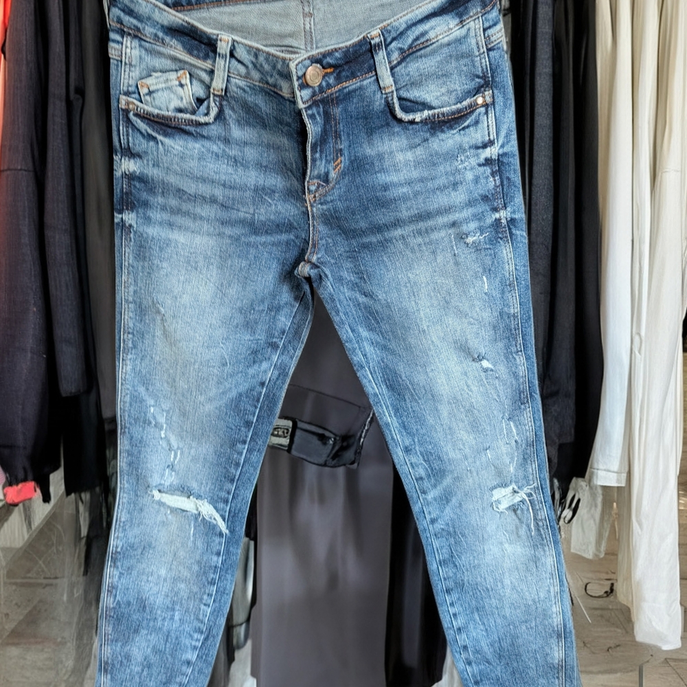 Zara Distressed Blue Jeans for Women